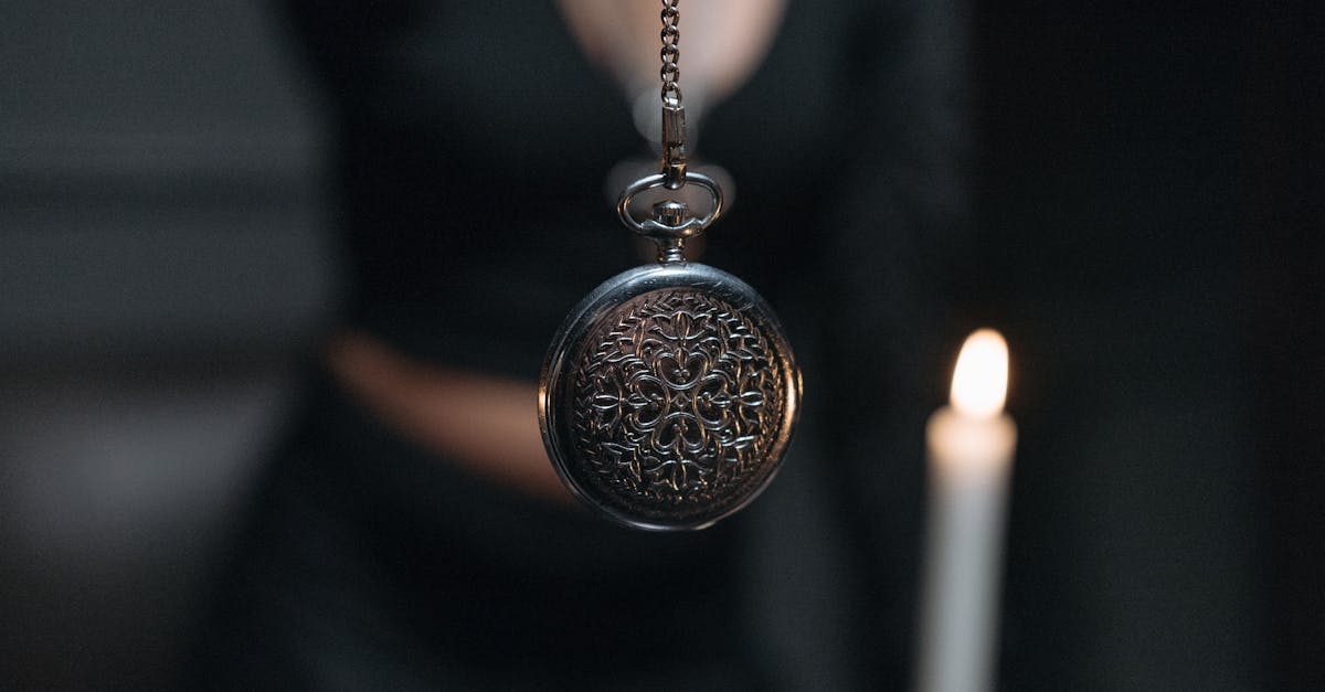 découvrez les bienfaits de l'hypnose, une technique puissante pour améliorer votre bien-être mental et émotionnel. apprenez comment l'hypnose peut vous aider à surmonter l'anxiété, augmenter la confiance en soi et favoriser la relaxation. explorez des séances adaptées à vos besoins et transformez votre vie grâce à cette méthode innovante.