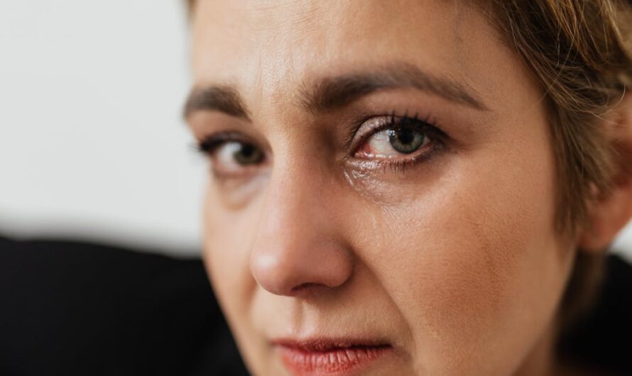 Pourquoi ai-je envie de pleurer sans raison : explications et perspectives