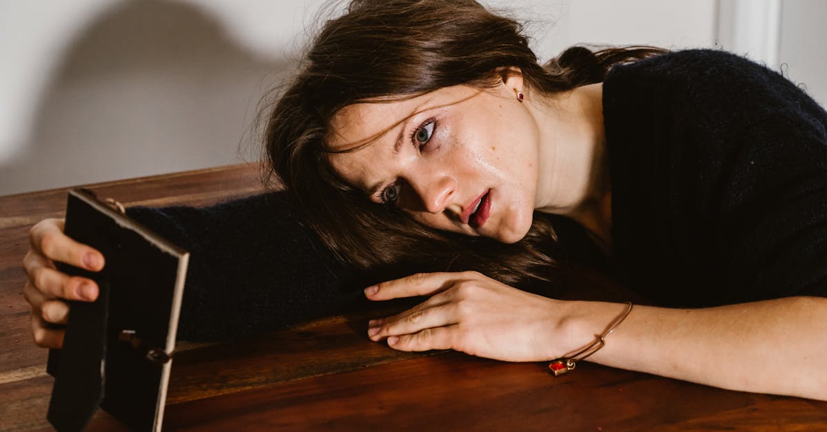 découvrez les causes et les effets de la détresse émotionnelle, ainsi que des stratégies efficaces pour la gérer et retrouver un équilibre mental. apprenez à reconnaître les signes de stress émotionnel et explorez des conseils pratiques pour améliorer votre bien-être.