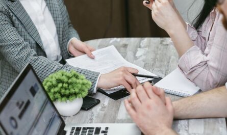 découvrez les différents types d'assurance disponibles pour protéger votre santé, votre véhicule, votre habitation et votre avenir financier. informez-vous sur les avantages et les spécificités de chaque type d'assurance pour faire le meilleur choix en fonction de vos besoins.