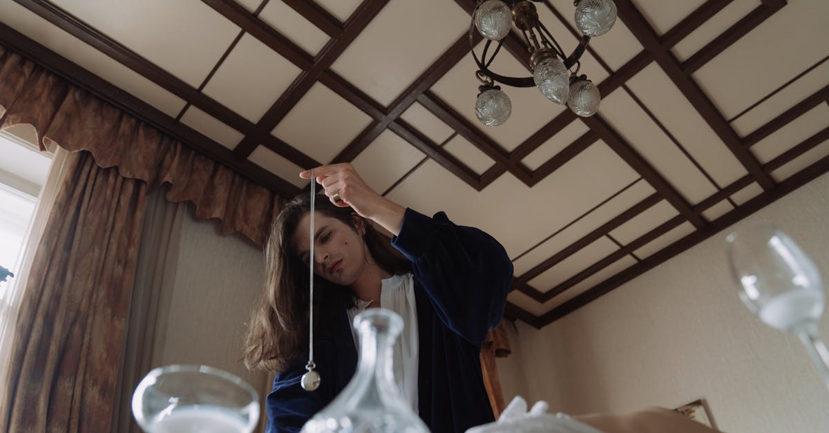découvrez le pouvoir de l'hypnose : une méthode fascinante pour améliorer votre bien-être, surmonter les phobies et libérer votre potentiel. plongez dans un état de relaxation profonde et transformez votre vie grâce aux techniques d'hypnose adaptées à vos besoins.
