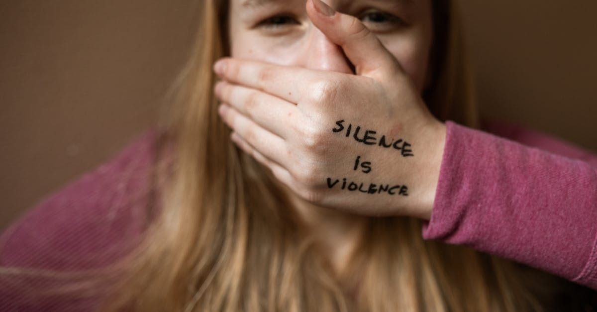 découvrez les effets dévastateurs de l'abus narcissique et comment il impacte la vie des victimes. apprenez à reconnaître les signes de manipulation émotionnelle et à vous protéger contre cette forme de violence psychologique.