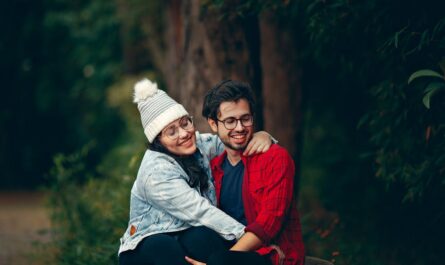 découvrez les clés d'une relation épanouissante et durable. explorez les conseils, astuces et dynamiques nécessaires pour renforcer vos liens amoureux, amicaux et familiaux, tout en favorisant une communication ouverte et sincère.