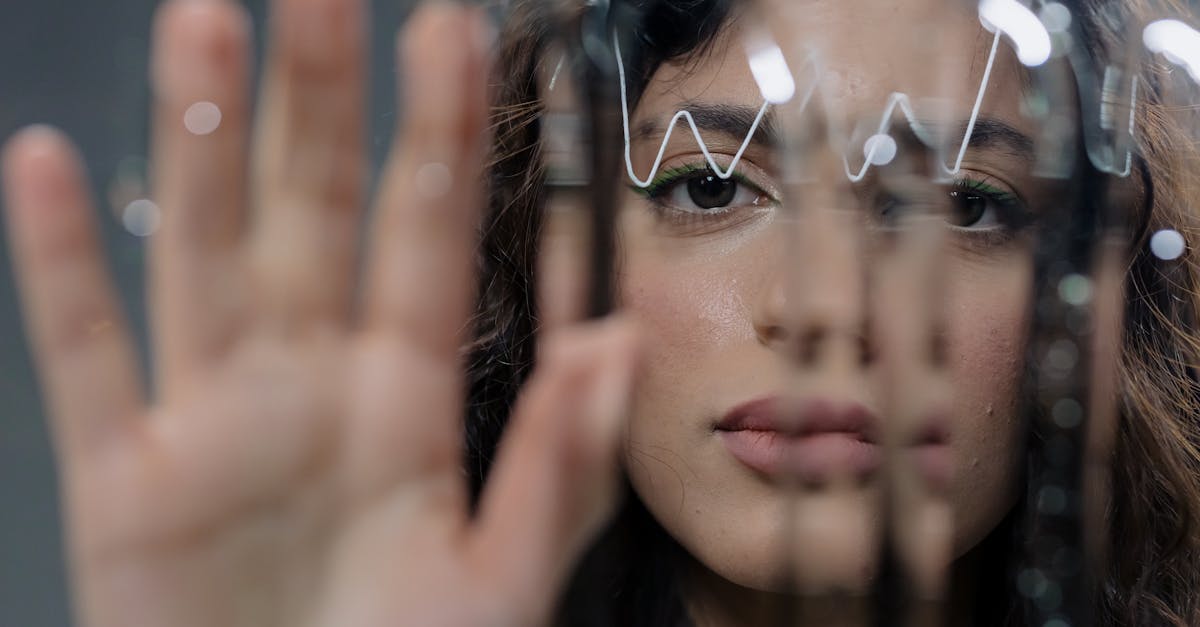 découvrez comment la sensibilité influence nos émotions et nos relations. apprenez à mieux comprendre cette caractéristique essentielle pour développer votre intelligence émotionnelle et améliorer votre bien-être.