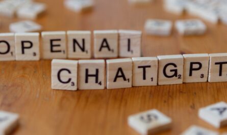 découvrez le traitement du langage naturel (nlp), une branche de l'intelligence artificielle qui permet aux machines de comprendre et d'interagir avec le langage humain. explorez ses applications, ses techniques et son impact sur divers secteurs.