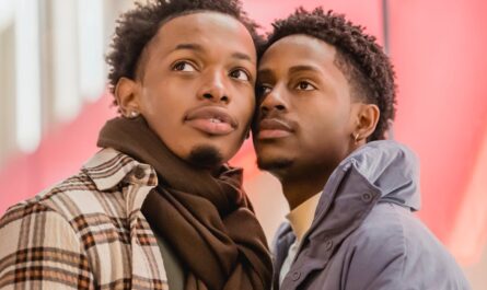 découvrez l'importance de l'attention portée aux partenaires dans les relations personnelles et professionnelles. apprenez comment cette qualité peut renforcer les liens et améliorer la communication.