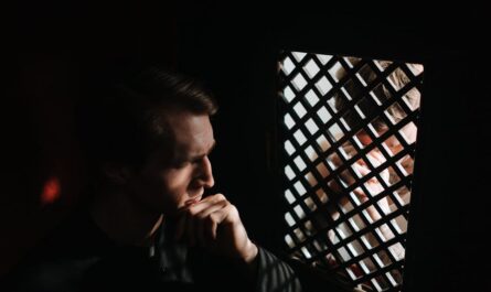 découvrez le pouvoir du pardon : une exploration approfondie des bienfaits émotionnels et psychologiques du fait de pardonner, ainsi que des conseils pratiques pour cultiver cette précieuse vertu dans votre vie.
