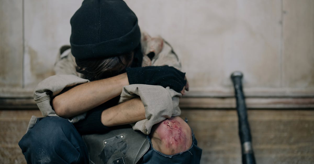découvrez le syndrome du survivant, un phénomène psychologique qui affecte ceux ayant survécu à des événements traumatisants. comprenez ses effets sur la santé mentale, les mécanismes de coping et les ressources pour surmonter ce défi émotionnel.