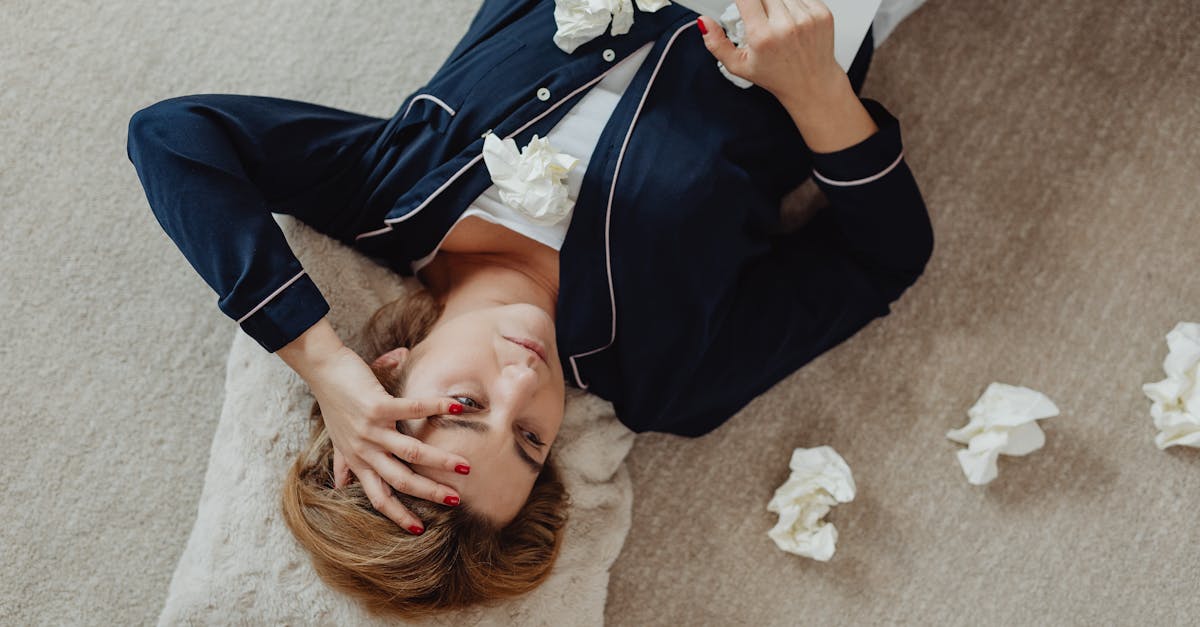 découvrez les causes et les symptômes de l'épuisement émotionnel, un état de fatigue psychologique intense qui peut affecter votre bien-être. apprenez à reconnaître les signes, à gérer le stress et à retrouver votre équilibre émotionnel.