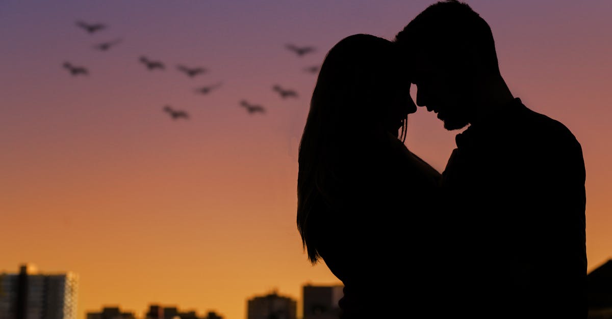 découvrez les différentes facettes des relations humaines. explorez les dynamiques amoureuses, amicales et familiales, et apprenez comment renforcer vos liens et favoriser des connexions authentiques.