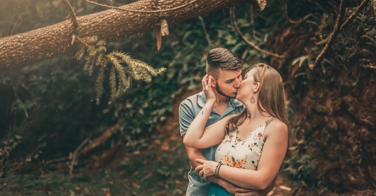 découvrez l'art du baiser : ses significations, ses bienfaits, et comment exprimer vos émotions à travers ce geste intime et romantique.