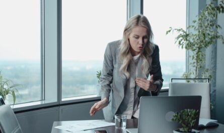 découvrez comment gérer et comprendre la colère dans notre article dédié. apprenez des stratégies efficaces pour canaliser vos émotions et améliorer vos relations personnelles et professionnelles.