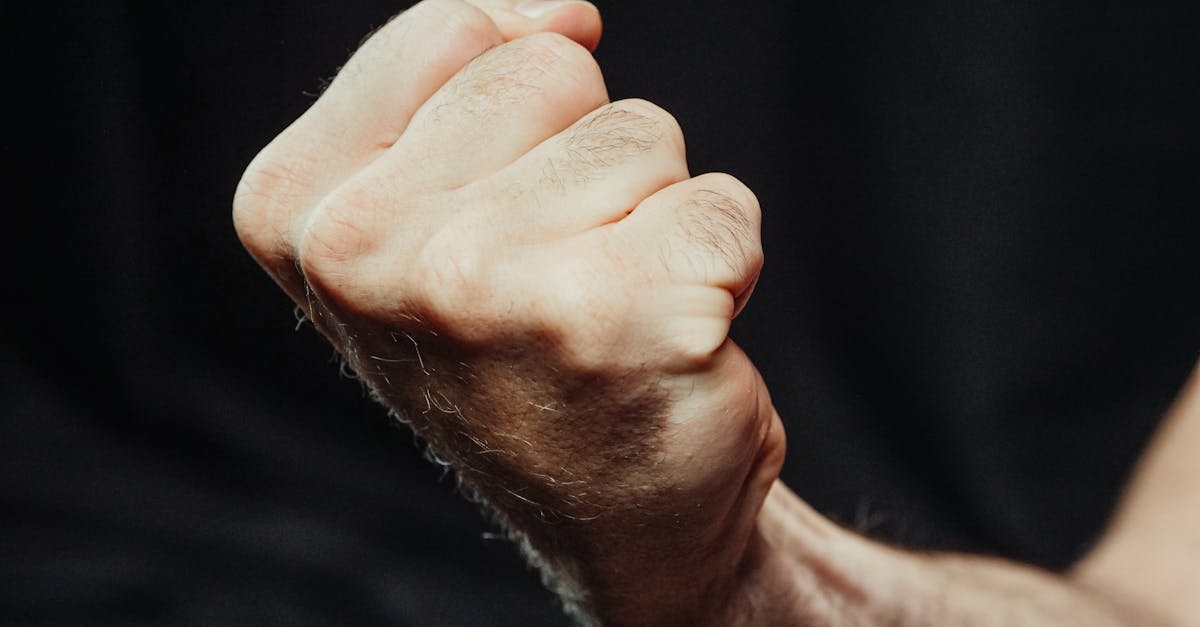 découvrez l'affirmation de soi, une compétence essentielle pour renforcer votre confiance en vous, améliorer vos relations interpersonnelles et exprimer vos besoins de manière claire et respectueuse. apprenez des techniques pratiques pour développer votre assertivité au quotidien.