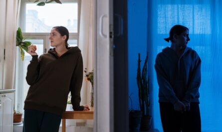 découvrez l'univers fascinant de l'obsession : ses mécanismes, ses impacts sur la vie quotidienne et ses représentations dans la culture. plongez dans une réflexion profonde sur ce phénomène captivant qui mêle passion et tourmente.