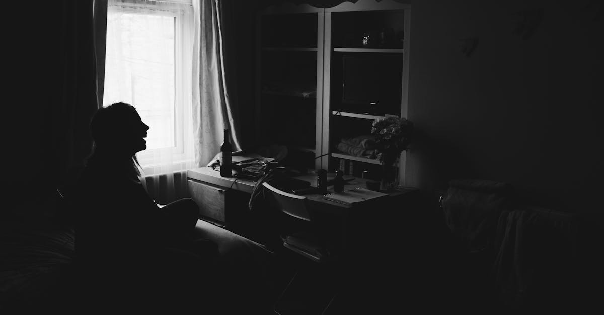 découvrez la schizophrénie, un trouble mental complexe qui affecte la perception de la réalité. explorez ses symptômes, traitements et impacts sur la vie quotidienne, ainsi que des ressources pour mieux comprendre et soutenir ceux qui en souffrent.