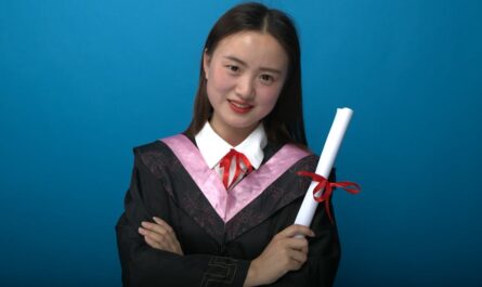découvrez la triste réalité de la dépression souriante, un phénomène où les individus affichent un visage heureux tout en luttant intérieurement contre des sentiments de tristesse et d'anxiété. apprenez à reconnaître ses signes, ses causes et comment apporter du soutien à ceux qui en souffrent.