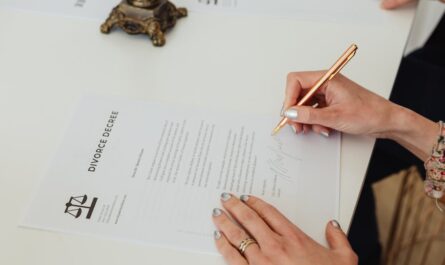 découvrez comment surmonter une rupture amoureuse avec des conseils pratiques, des stratégies d'adaptation et des témoignages inspirants pour vous aider à retrouver confiance et sérénité après une séparation.
