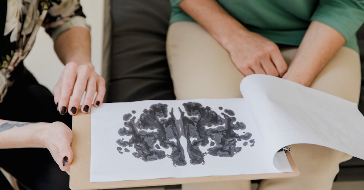 découvrez la psychologie clinique, une discipline qui explore les comportements et les émotions humaines pour offrir des traitements adaptés. que vous soyez étudiant ou professionnel, plongez dans les enjeux de la santé mentale et les techniques d'intervention.