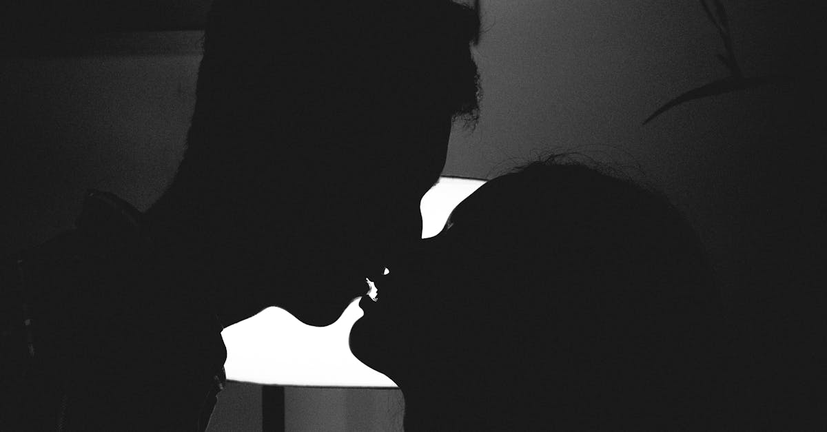 découvrez l'intimité sous toutes ses formes : des conseils pour renforcer vos relations personnelles, des techniques pour favoriser la connexion émotionnelle, et des réflexions sur l'importance de l'intimité dans notre vie quotidienne.