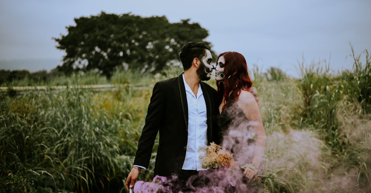 découvrez le phénomène du love bombing : une stratégie romantique intense et manipulatrice. apprenez à reconnaître les signes et à protéger votre cœur dans une relation où l'amour semble trop beau pour être vrai.