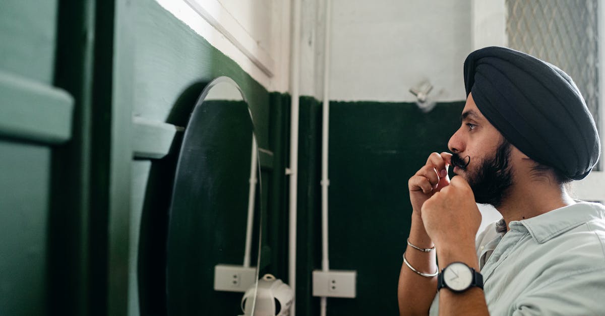 découvrez le phénomène 'macho', une exploration des stéréotypes masculins, de la virilité et de l'impact de cette attitude sur les relations modernes. plongez dans un récit captivant qui défie les normes et questionne la définition de la masculinité.