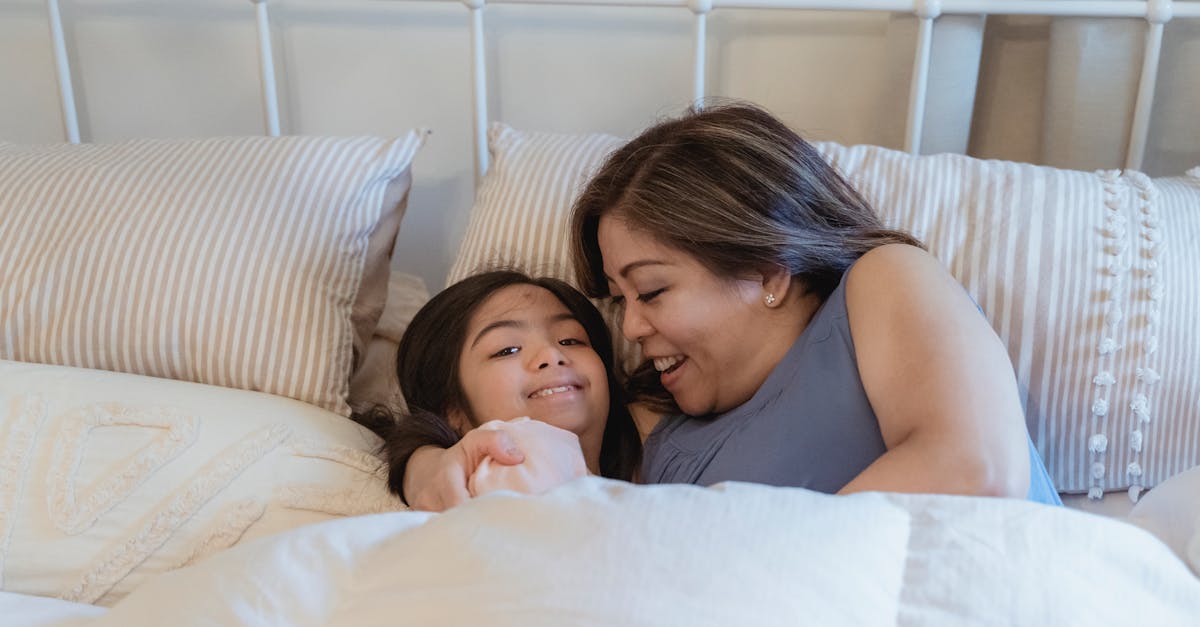 découvrez le phénomène du 'nice girl syndrome', une tendance où les femmes se sentent obligées d'être gentilles et accommodantes, souvent au détriment de leur propre bien-être. explorez les causes, les conséquences et comment surmonter cette pression sociale pour vivre une vie authentique et épanouissante.