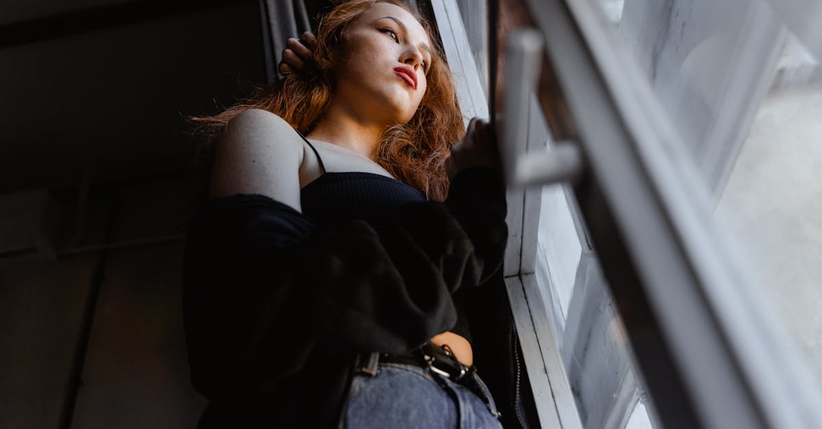 découvrez des stratégies efficaces pour surmonter les pensées négatives et améliorer votre bien-être mental. apprenez à cultiver une attitude positive et à transformer votre manière de penser pour une vie plus épanouissante.