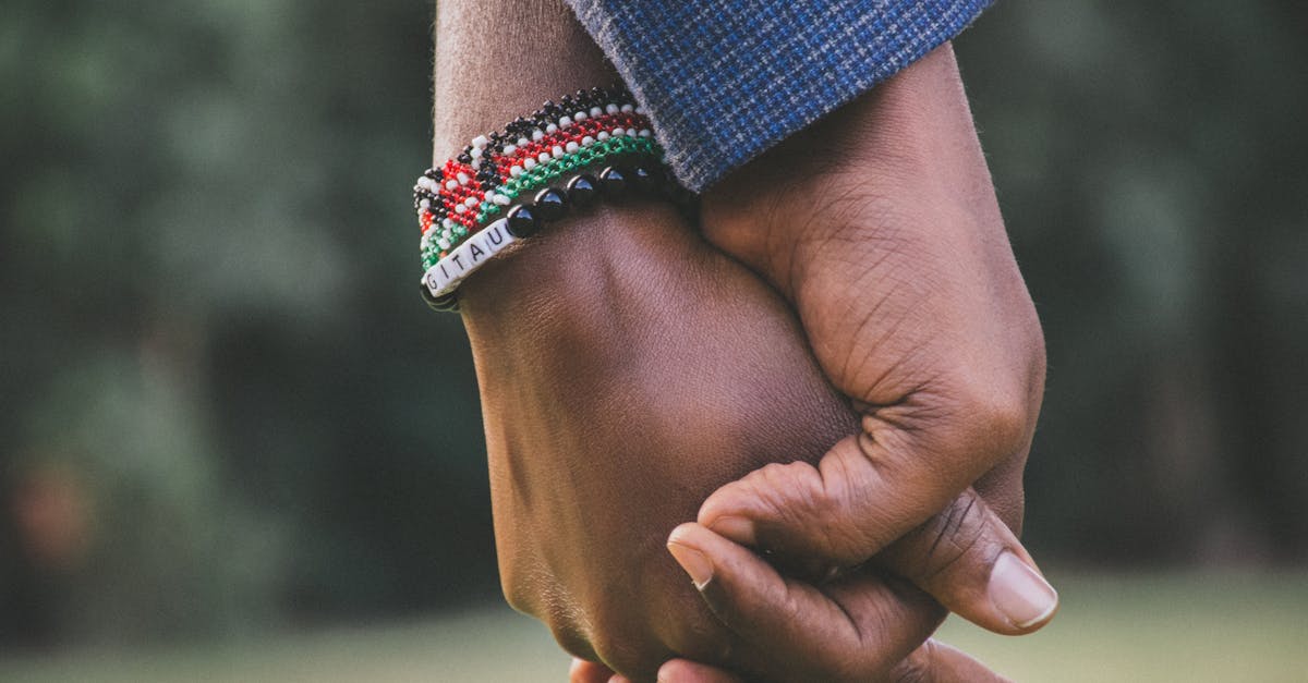 découvrez l'art des relations : conseils, astuces et perspectives pour construire des liens solides et épanouissants avec vos proches. explorez des thèmes variés allant de l'amour à l'amitié, en passant par la communication et la confiance.