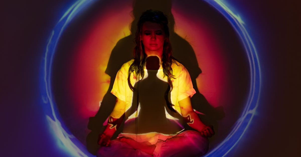 découvrez le voyage fascinant de la découverte de soi, où l'exploration de vos pensées, émotions et aspirations vous conduit vers une compréhension plus profonde de votre identité. apprenez à embrasser vos forces, relever vos défis et cultiver une vie pleine de sens.