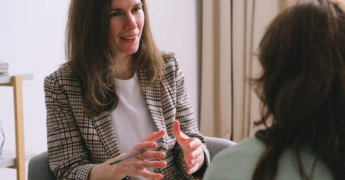découvrez l'univers des psychologues femmes, des professionnelles passionnées qui offrent un accompagnement bienveillant et personnalisé pour le bien-être mental. explorez leurs spécialités, leur approche unique et trouvez la thérapeute qui saura vous accompagner sur le chemin de la guérison.