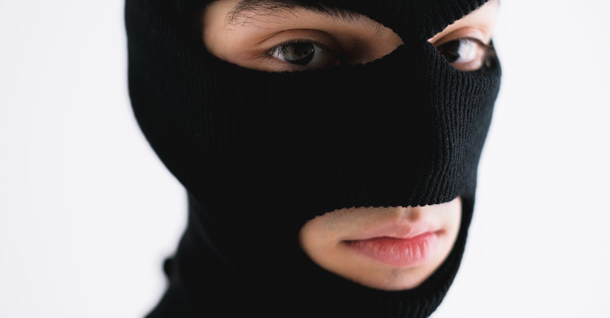 découvrez les traits spécifiques des narcissiques discrets, souvent inaperçus, mais qui peuvent avoir un impact considérable sur vos relations. apprenez à identifier ces comportements subtils pour mieux comprendre et naviguer dans les dynamiques émotionnelles.