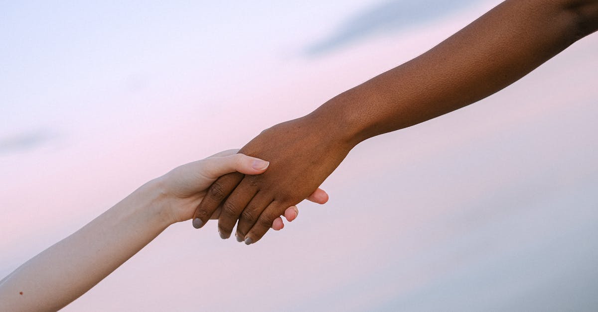 découvrez l'importance de la confiance dans les relations personnelles et professionnelles. apprenez comment bâtir et entretenir la confiance pour favoriser des interactions durables et positives.