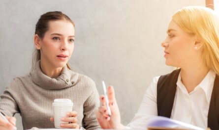 découvrez l'art de la communication efficace. apprenez comment améliorer vos échanges, renforcer vos relations et transmettre vos idées avec clarté. explorez des techniques et des stratégies pour mieux interagir, tant dans un cadre professionnel que personnel.
