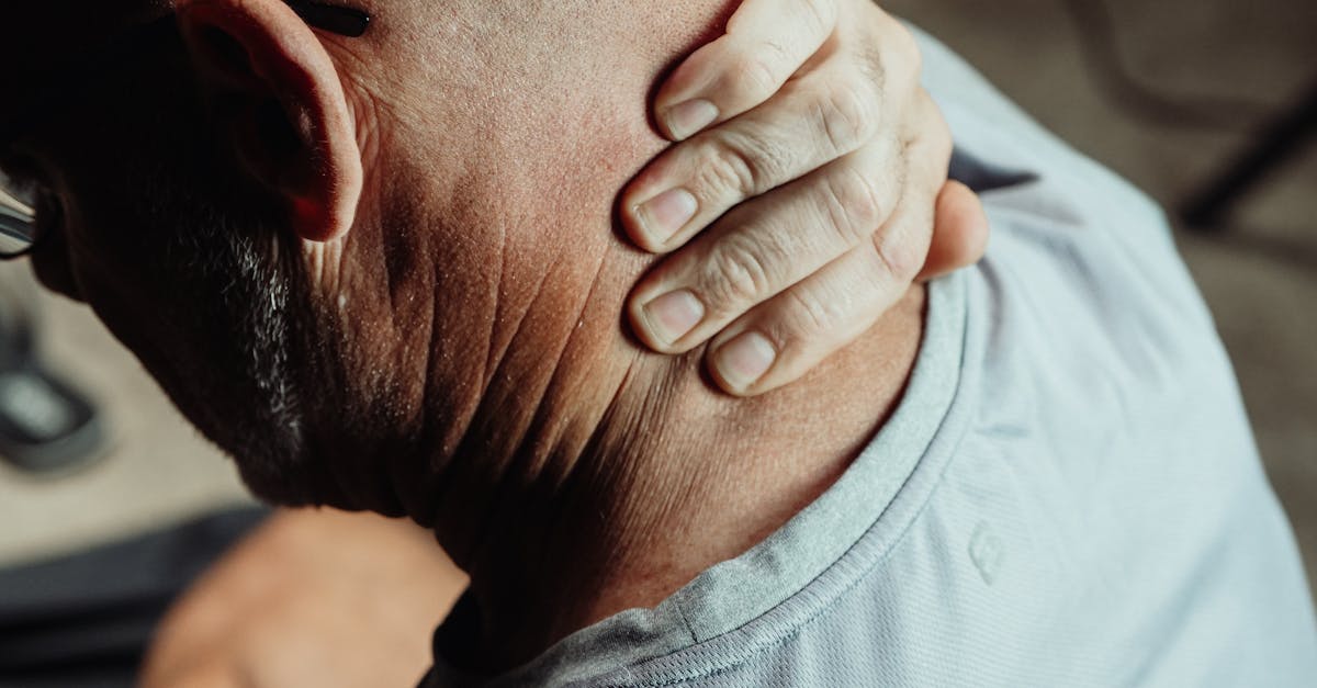 découvrez le trouble schizoaffectif, une condition complexe combinant des symptômes de la schizophrénie et des troubles de l'humeur. apprenez-en davantage sur ses symptômes, causes, diagnostics et traitements disponibles pour mieux comprendre et gérer cette maladie.