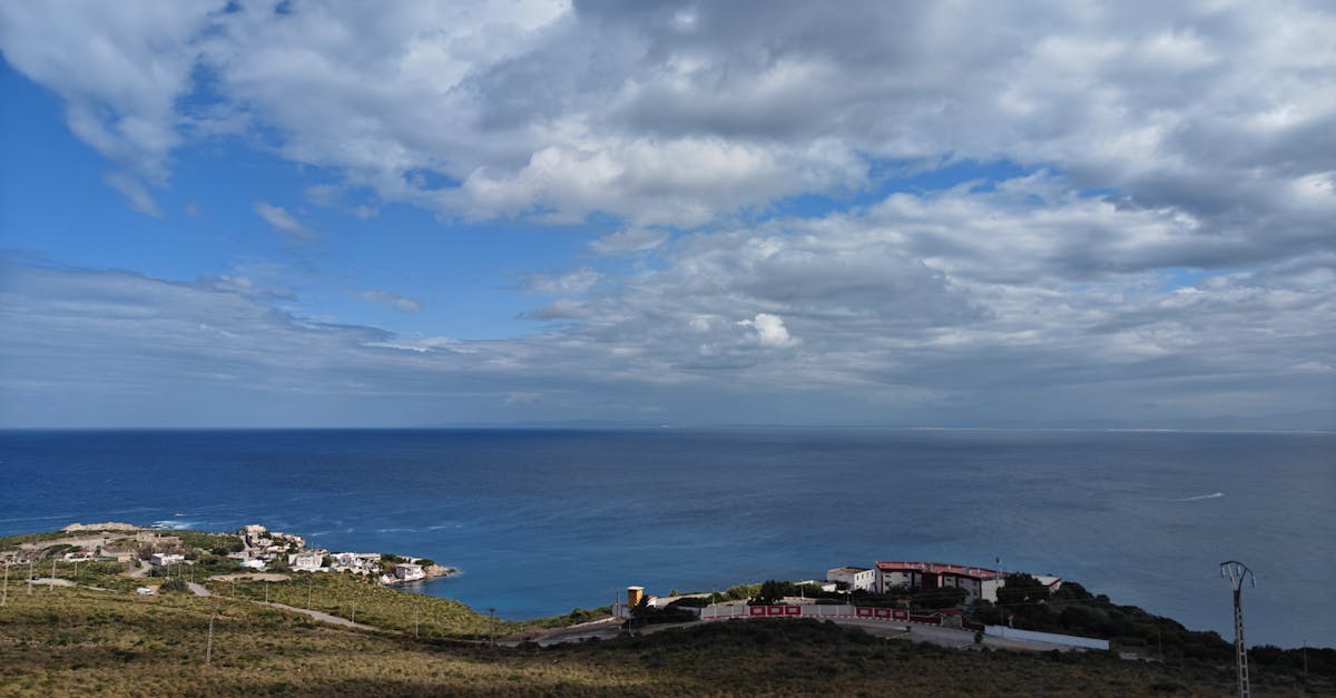 explorez annaba, une ville côtière algérienne riche en histoire et en culture. découvrez ses plages magnifiques, ses sites archéologiques impressionnants et sa délicieuse cuisine locale. annaba vous invite à plonger dans son patrimoine méditerranéen et à profiter d'une expérience inoubliable.
