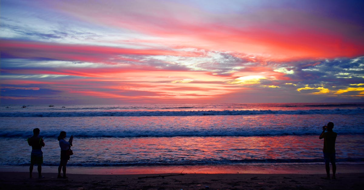 découvrez bali, l'île indonésienne paradisiaque, célèbre pour ses plages de sable blanc, ses rizières verdoyantes et sa culture riche. plongez dans un monde de temples majestueux, de traditions fascinantes et d'activités inoubliables. que vous soyez en quête de détente ou d'aventures, bali saura combler toutes vos attentes.