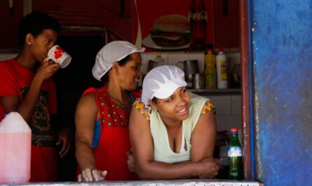 découvrez les îles envoûtantes du cap-vert, riche en culture, paysages à couper le souffle et plages paradisiaques. parfait pour les amateurs de nature et de farniente, le cap-vert vous invite à explorer ses traditions, sa gastronomie unique et ses activités maritimes. vivez une expérience inoubliable au cœur de l'atlantique.
