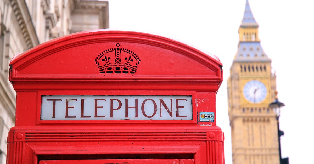 découvrez londres, une ville emblématique mêlant histoire, culture et modernité. explorez ses monuments célèbres, ses musées fascinants et sa vie nocturne animée pour une expérience inoubliable.