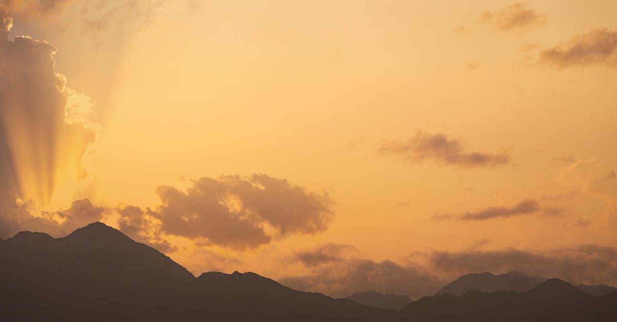 découvrez oman, un pays enchanteur du moyen-orient, où des paysages à couper le souffle, une riche culture traditionnelle et des plages paradisiaques vous attendent. explorez ses souks vibrants, ses forts historiques et laissez-vous séduire par l'hospitalité omanaise.