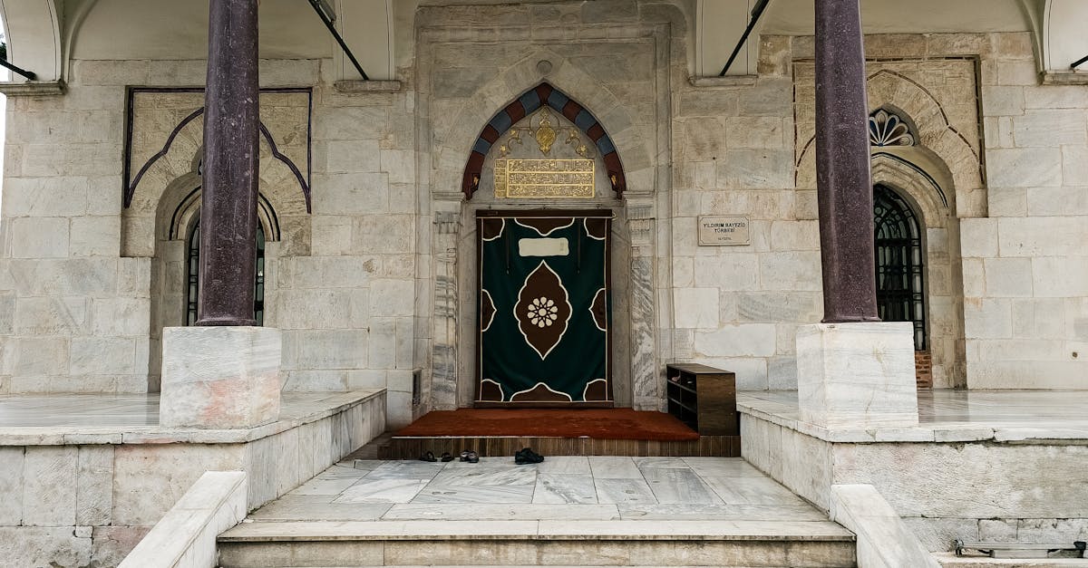 découvrez le tourisme islamique : voyages et destinations adaptés aux besoins des voyageurs musulmans, respectant les principes halal, avec des conseils, guides et informations pratiques pour un séjour enrichissant et conforme à votre foi.