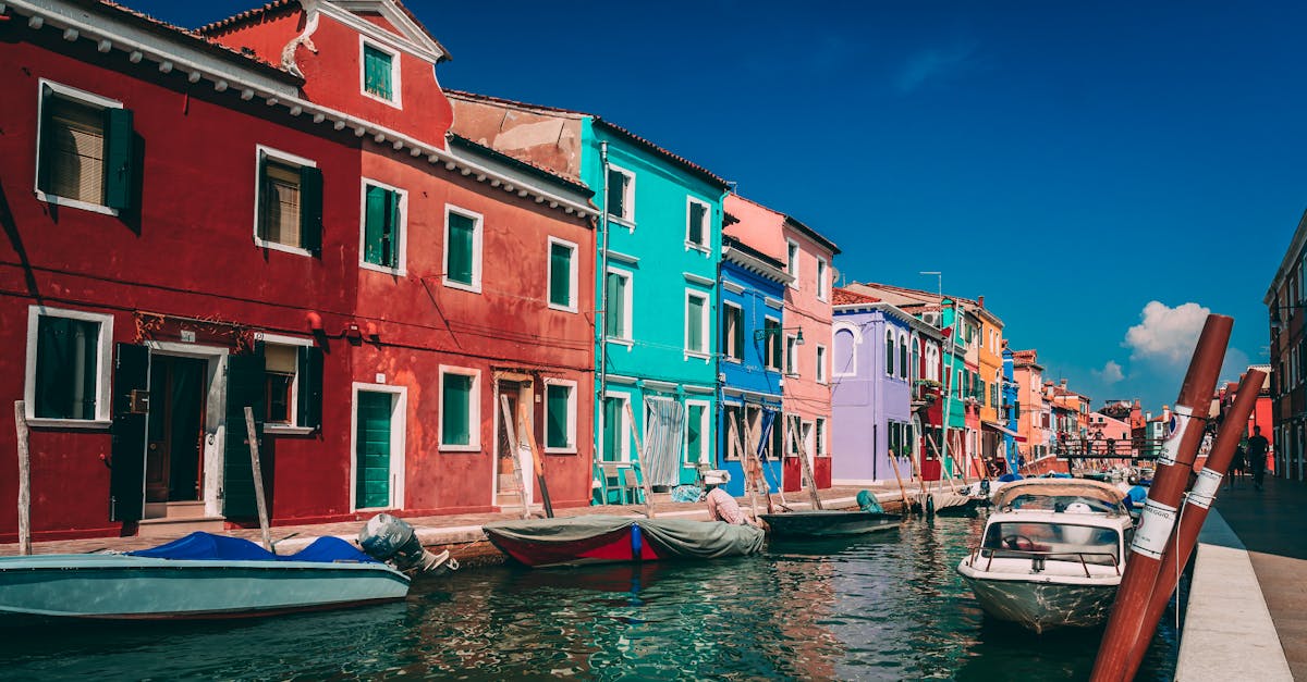 découvrez l'italie, un pays riche en histoire, culture et gastronomie. explorez ses magnifiques paysages, des canaux de venise aux plages de la côte amalfitaine, tout en savourant des délices culinaires authentiques. un voyage inoubliable au cœur de l'âme italienne.