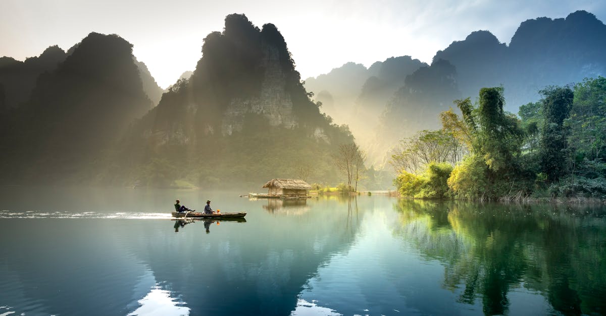 découvrez la beauté des lacs, des destinations idéales pour la détente, les activités de plein air et l'évasion en pleine nature. explorez des paysages à couper le souffle et profitez d'une multitude d'activités aquatiques.