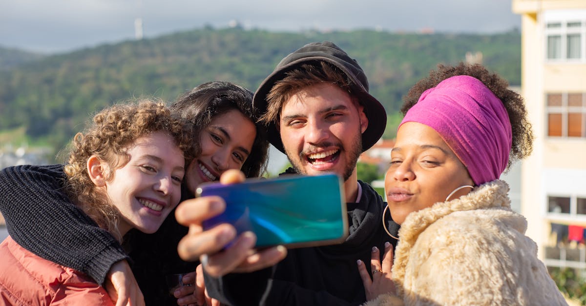 découvrez le tourisme mémoriel, une expérience immersive qui vous plonge dans l'histoire et la culture des lieux marquants. explorez des sites emblématiques, revivez des événements historiques et enrichissez votre compréhension du passé à travers des visites guidées et des récits captivants.