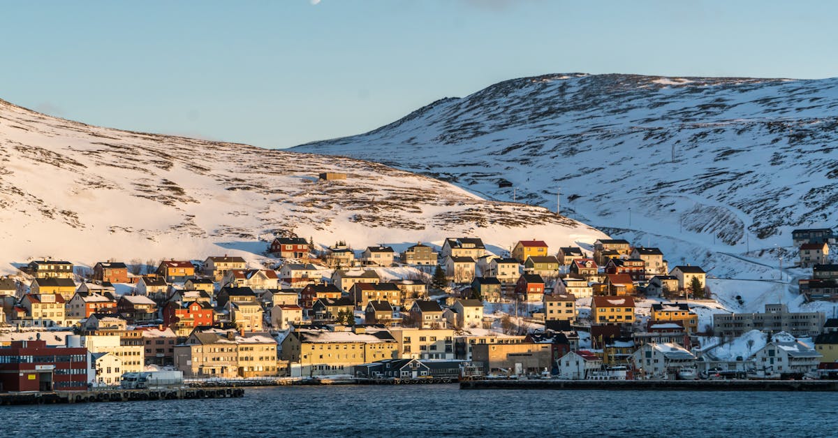 découvrez la scandinavie, une région nordique fascinante réputée pour ses paysages époustouflants, sa culture riche et son mode de vie unique. partez à l’aventure entre fjords, aurores boréales et villes design.
