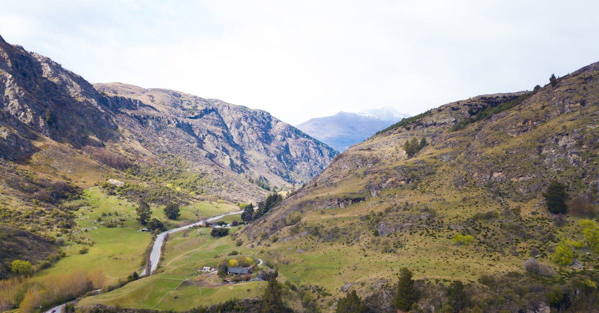 découvrez des routes pittoresques qui vous emmèneront à travers des paysages à couper le souffle. explorez des trajets enchanteurs, parfaits pour les amoureux de la nature et les passionnés de voyages.