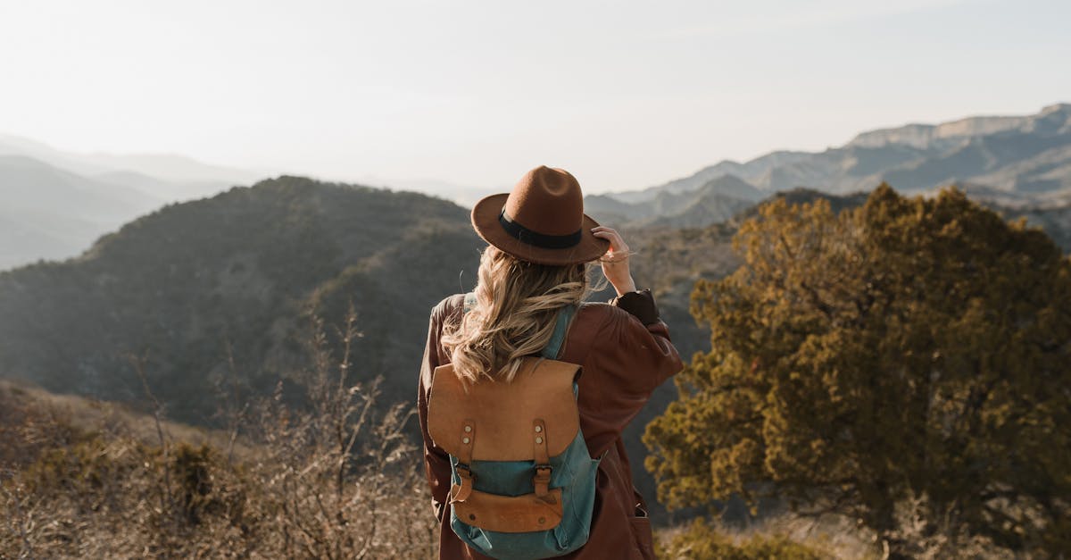découvrez nos conseils et astuces pour voyager en solo en toute sécurité. profitez de l’aventure, développez votre confiance en vous et explorez le monde selon vos envies !
