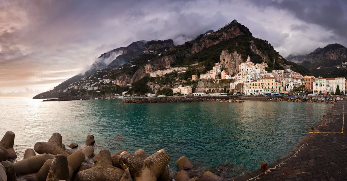 découvrez la beauté envoûtante de l’italie du sud : paysages côtiers, villages authentiques, gastronomie savoureuse et patrimoine historique incomparable pour des vacances inoubliables.