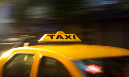 réservez facilement votre taxi en ligne pour vos déplacements rapides et confortables. service fiable, chauffeurs professionnels, tarifs clairs. trajets disponibles 24h/24 et 7j/7 en toute sécurité partout en ville.